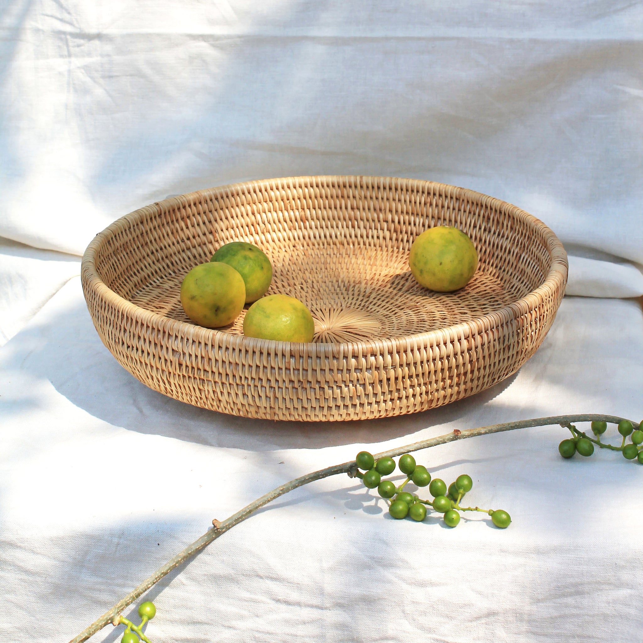 This platter makes a beautiful eye catcher in your interior.  Use this handwoven rattan basket for fruit, decoration on the wall or in the hallway for your keys, phone and other small belongings.